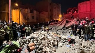 فاجعة انهيار عمارتين بفاس.. قاضي التحقيق يودع 8 أشخاص السجن والتحقيق مع 13 اخري في حالة سراح