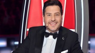 الإشاعة تهدد حياة الفنان هاني شاكر ومدير أعماله ويتحركان للدفاع
