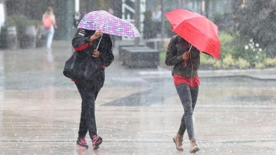 أمطار ورياح قوية متوقعة غداً الأربعاء في عدة مناطق بالمغرب