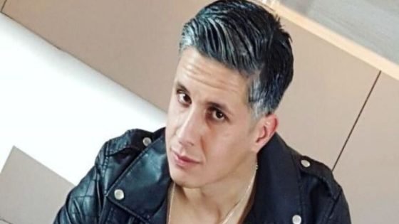 سي مهدي يروج لأغنيته الجديدة ‘Mi Amor’ – فيديو