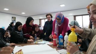 جمعية أم الغيث تنزل مشروعها التربوي والفني “بذور وجسور”