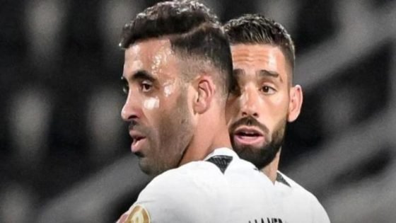 مصدر من “سيت أنفو” يوضح حقيقة اهتمام الوداد بلاعب حمد الله