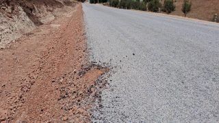 مستشار بجماعة موالين الواد يطالب بفتح تحقيق في جودة الأشغال الجارية بالطريق الإقليمية رقم P3330