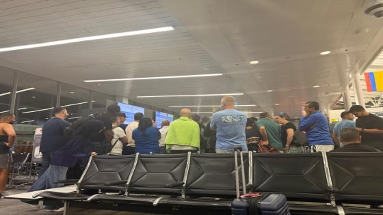 أكثر من 250 مسافرا عالقون بين واشنطن والدار البيضاء و صمت الخطوط الملكية المغربية يفاقم معاناة الركاب