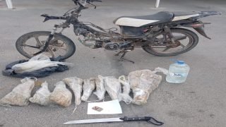 برشيد.. مروج مخدرات يسقط في قبضة الدرك وبحوزته الشيرا والكيف ومسكر ماء الحياة