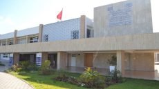 نفس الجامعة، نفس الكلية، نفس الماسترات… لكن برسوم مختلفة