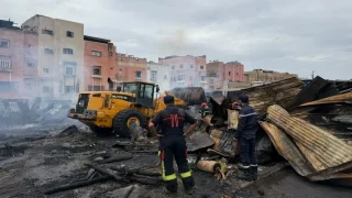 حريق كبير يدمّر سوق المسيرة بالبيضاء: أسباب وشهادات وتأثيرات على التجار والمحيطين