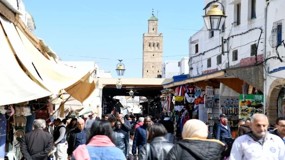 تجار الرباط في حالة ارتباك: تأخر في تسليم رخص الواقيات الشمسية يهدد واجهات المحلات