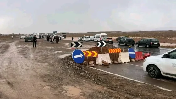 سيول قوية تعطل حركة المرور على الطريق الوطنية بين ورزازات وتنغير