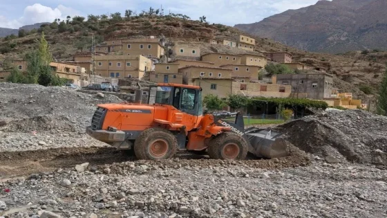 سلطات إقليم أزيلال تنطلق في عمليات استعجالية لفك عزلة الدواوير الجبلية بعد السيول
