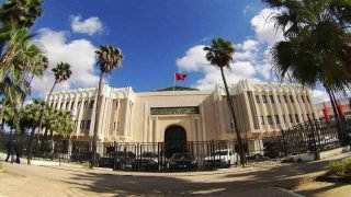 الرباط تفتح بابًا لتسوية وضع المحلات غير المرخصة في تجارة القرب