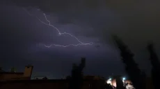 موجتان من الحر والرياح العاتية يهددان المغرب: إنذارات جوية عاجلة