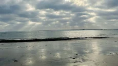 زخات رعدية قوية مع احتمال تساقط برد ورياح عاتية تهم مناطق المغرب