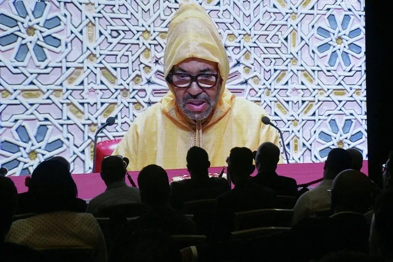الملك يرفض أي شكل من أشكال الابتزاز في ملف الهجرة ويؤكد على مسؤولية دولية مشتركة